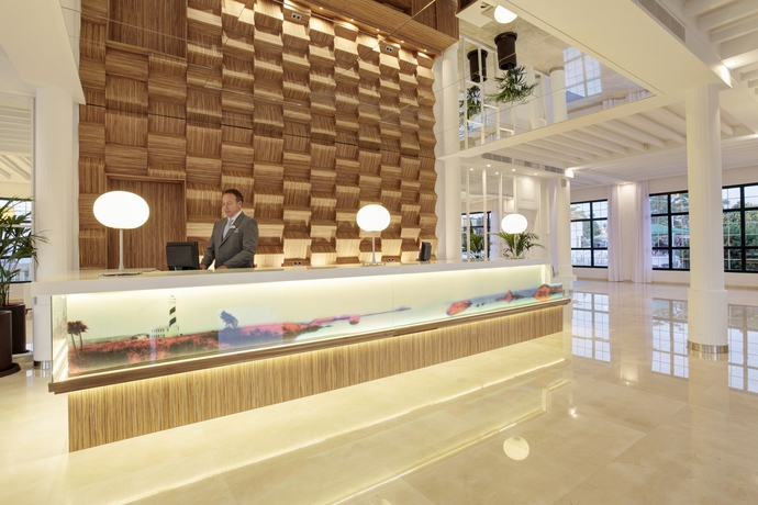 Imagen de los interiores del Apartahotel Grupotel Mar De Menorca. Foto 10