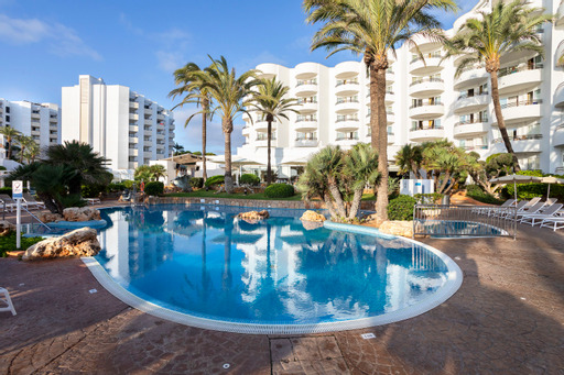 Imagen de la piscina del Apartahotel Hipotels Dunas Cala Millor. Foto 19