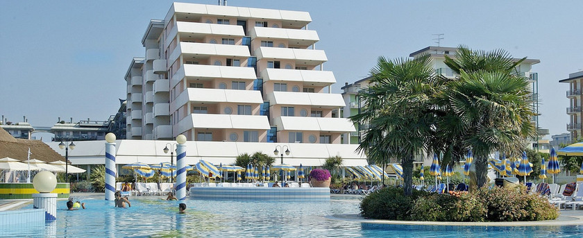 Imagen general del Apartahotel Holiday, Bibione. Foto 1