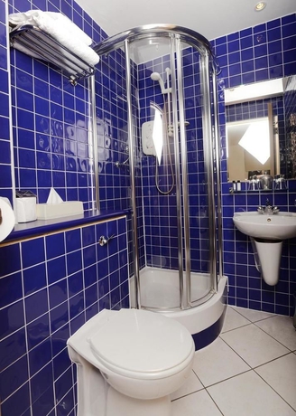 Imagen de los exteriores del Apartahotel Holyrood. Foto 9