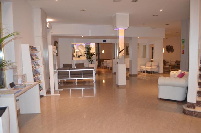 Imagen de los interiores del Apartahotel Hotel Apartamentos Solimar. Foto 14