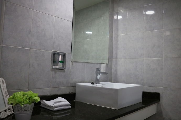 Imagen de la habitación del Apartahotel Hotel Suites Bernini. Foto 11