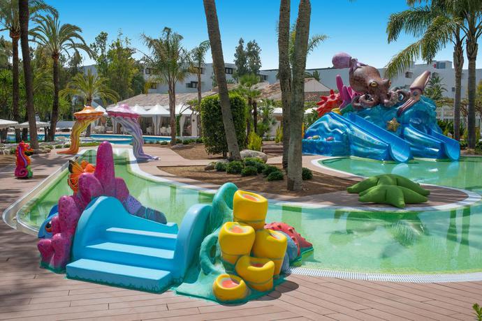 Imagen de la piscina del Apartahotel Iberostar Ciudad Blanca Alcudia Apartamentos. Foto 14