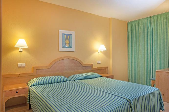 Imagen de la habitación del Apartahotel Iberostar Ciudad Blanca Alcudia Apartamentos. Foto 6