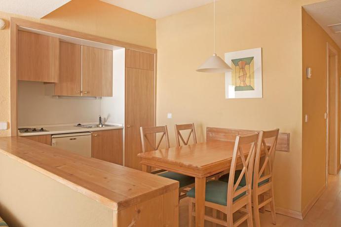 Imagen de la habitación del Apartahotel Iberostar Ciudad Blanca Alcudia Apartamentos. Foto 7