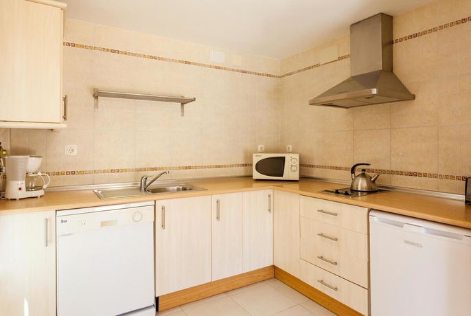 Imagen de la habitación del Apartahotel Ilunion Sancti Petri. Foto 5