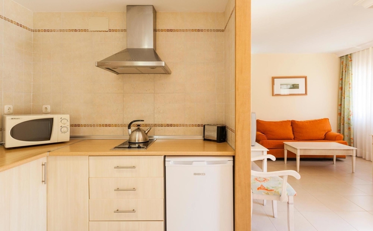 Imagen de la habitación del Apartahotel Ilunion Sancti Petri. Foto 9