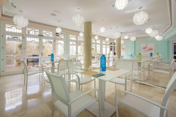 Imagen del bar/restaurante del Apartahotel Klayman Olivina. Foto 2