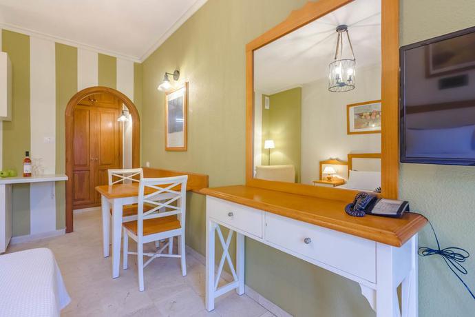 Imagen de la habitación del Apartahotel Klayman Olivina. Foto 17