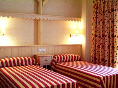 Imagen de la habitación del Apartahotel La Espadaña. Foto 4