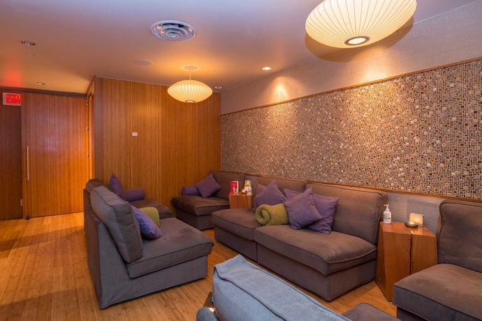 Imagen del bar/restaurante del Apartahotel La Grande Residence Vancouver at The Sutton Place. Foto 2