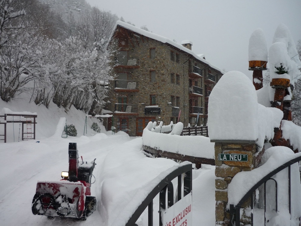 Imagen de los exteriores del Apartahotel La Neu, Llorts. Foto 10