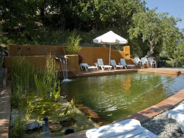 Imagen de los exteriores del Apartahotel La Oveja Verde De La Alpujarra Apartamentos. Foto 17