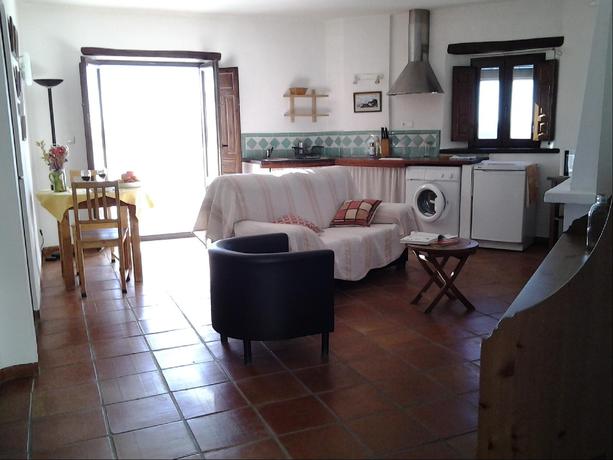 Imagen de la habitación del Apartahotel La Oveja Verde De La Alpujarra Apartamentos. Foto 10