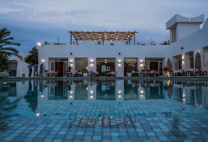 Imagen de la piscina del Apartahotel Les Jardins De Toumana. Foto 14