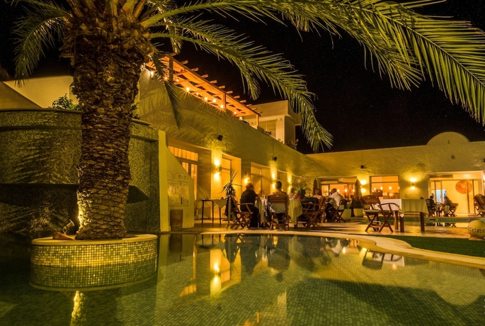 Imagen de la piscina del Apartahotel Les Jardins De Toumana. Foto 17