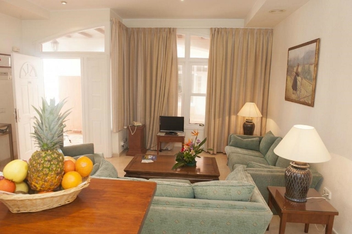 Imagen general del Apartahotel Lloyds Beach Club. Foto 3