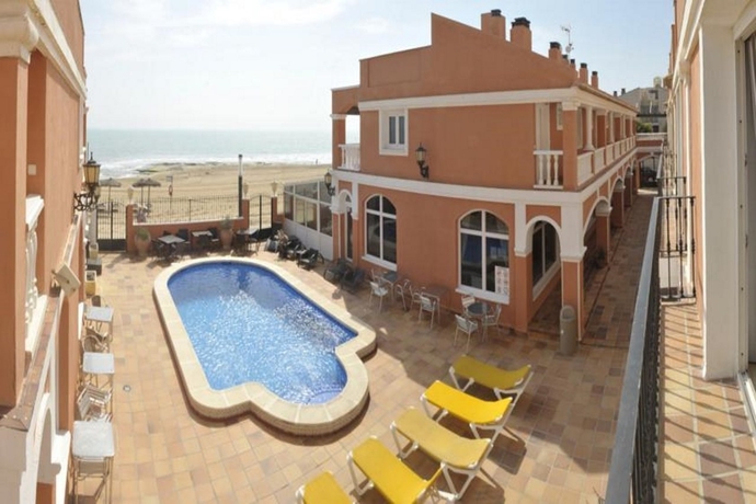 Imagen general del Apartahotel Lloyds Beach Club. Foto 11