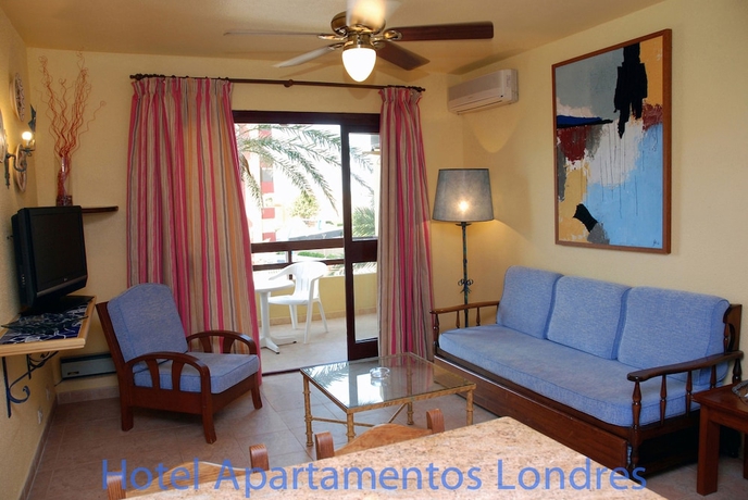 Imagen de la habitación del Apartahotel Londres. Foto 8