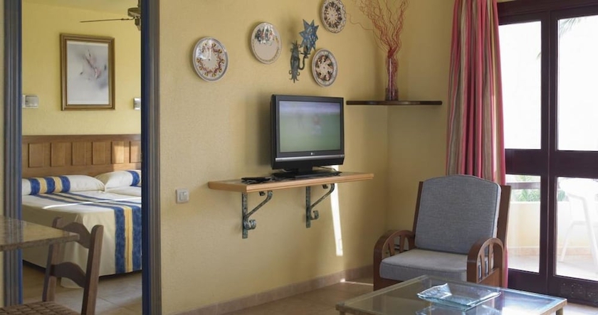 Imagen de la habitación del Apartahotel Londres. Foto 15