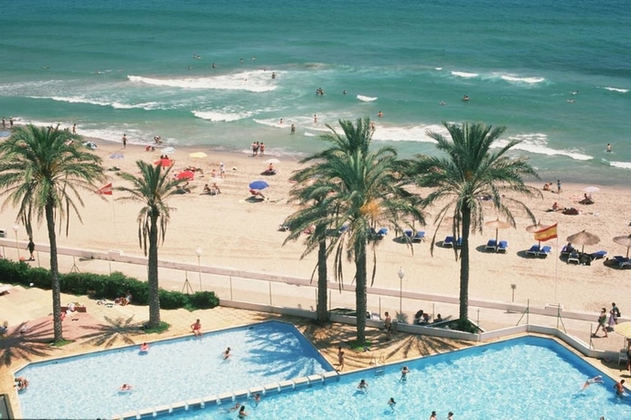 Imagen de la piscina del Apartahotel Londres. Foto 19