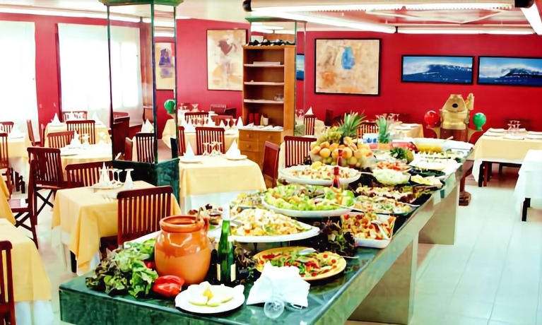 Imagen del bar/restaurante del Apartahotel Londres. Foto 5