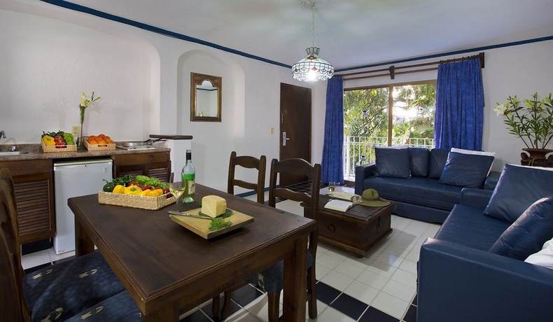 Imagen de la habitación del Apartahotel Los Arcos Suites. Foto 5