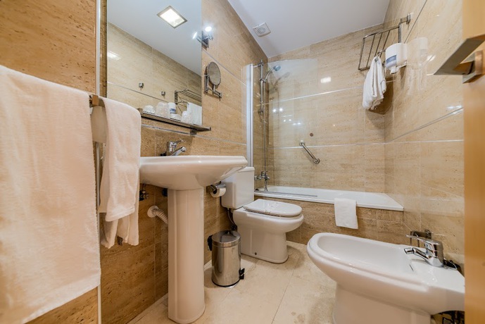 Imagen de la habitación del Apartahotel Loto Conil. Foto 9