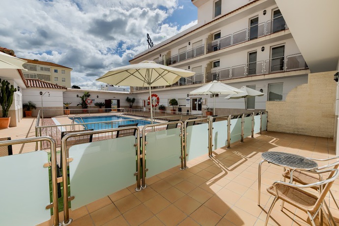 Imagen de la habitación del Apartahotel Loto Conil. Foto 11