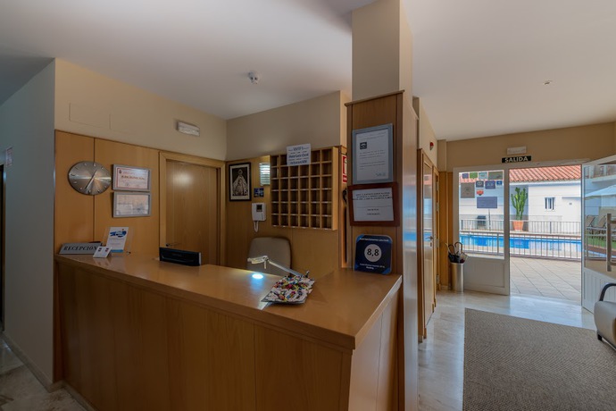 Imagen de la habitación del Apartahotel Loto Conil. Foto 15