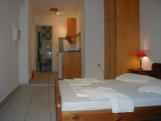 Imagen de la habitación del Apartahotel Lucia Villas. Foto 3