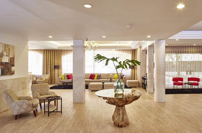 Imagen de los interiores del Apartahotel Luna Clube Oceano. Foto 10