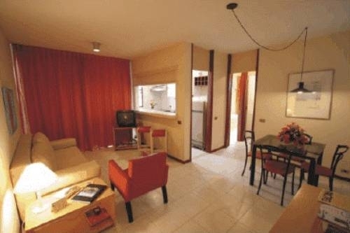 Imagen general del Apartahotel MONSIEUR LE BLOND PROTEL. Foto 9