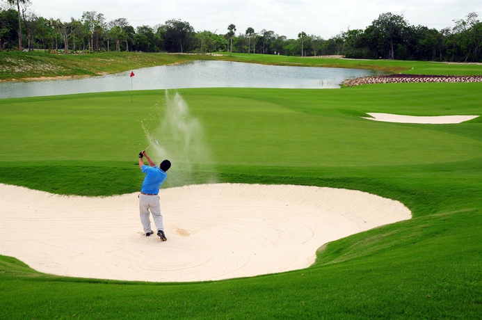 Imagen de los exteriores del Apartahotel Mareazul Beach Front Resort Playa del Carmen. Foto 9