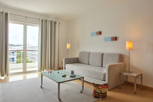 Imagen de la habitación del Apartahotel Marina Club Resort. Foto 3