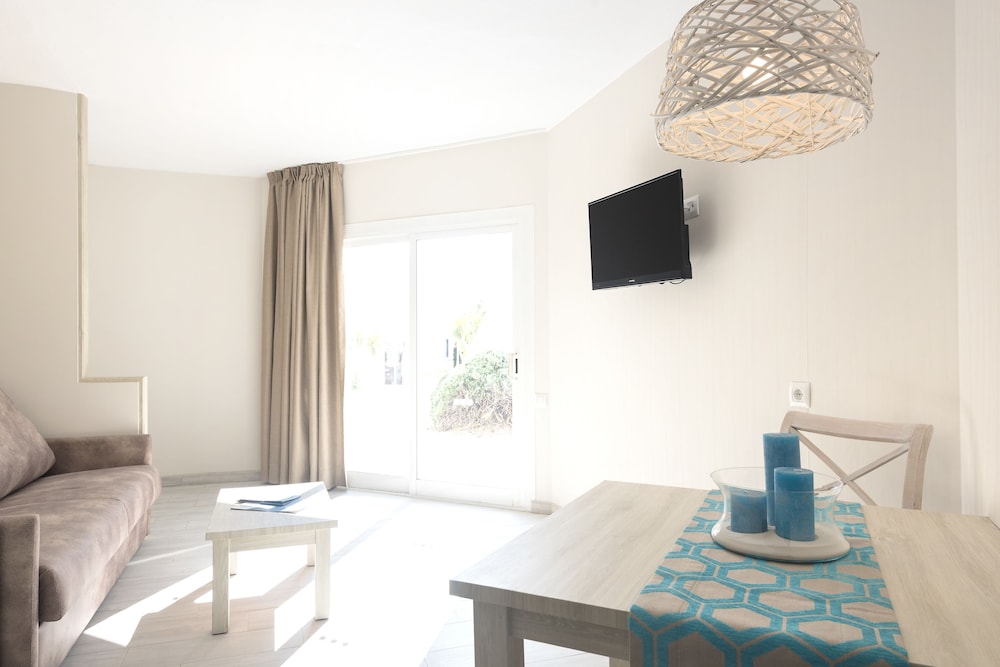 Imagen de la habitación del Apartahotel Marinda Garden Aparthotel. Foto 10