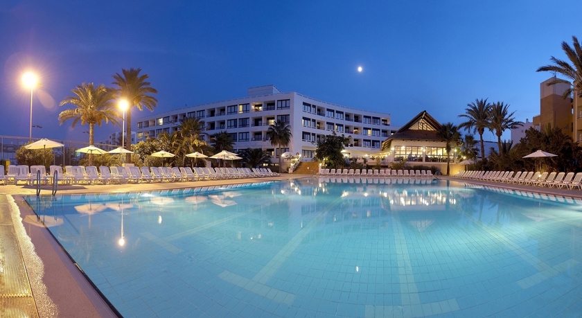 Imagen de la piscina del Apartahotel Marvell Club. Foto 27