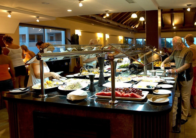 Imagen del bar/restaurante del Apartahotel Marvell Club. Foto 3