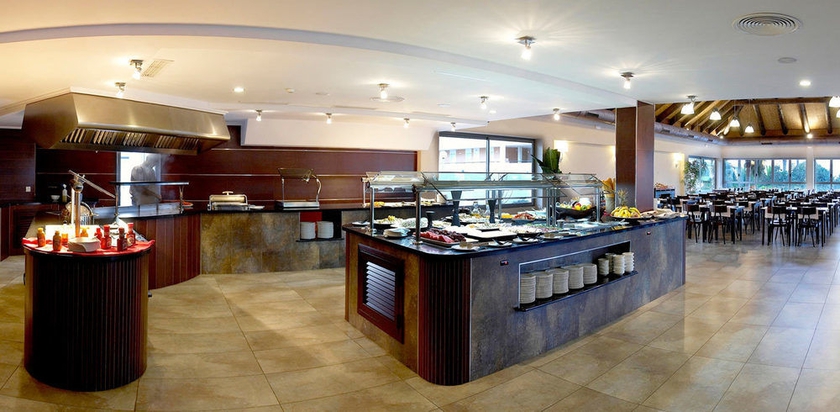 Imagen del bar/restaurante del Apartahotel Marvell Club. Foto 4