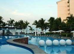 Imagen de la piscina del Apartahotel Mayan Palace Puerto Vallarta. Foto 10