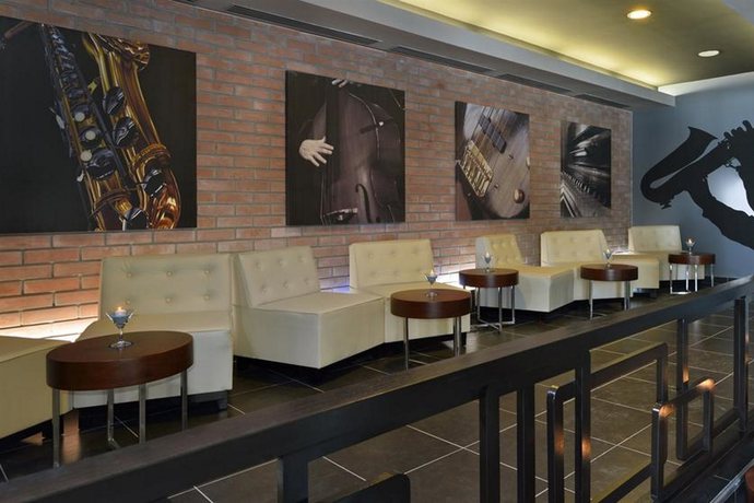 Imagen del bar/restaurante del Apartahotel Melia Marina Varadero Apartamentos. Foto 2