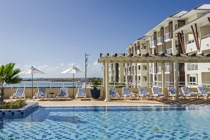 Imagen de la piscina del Apartahotel Melia Marina Varadero Apartamentos. Foto 13