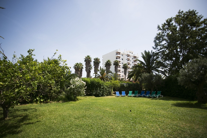 Imagen de los exteriores del Apartahotel Mirachoro Praia Da Rocha. Foto 10