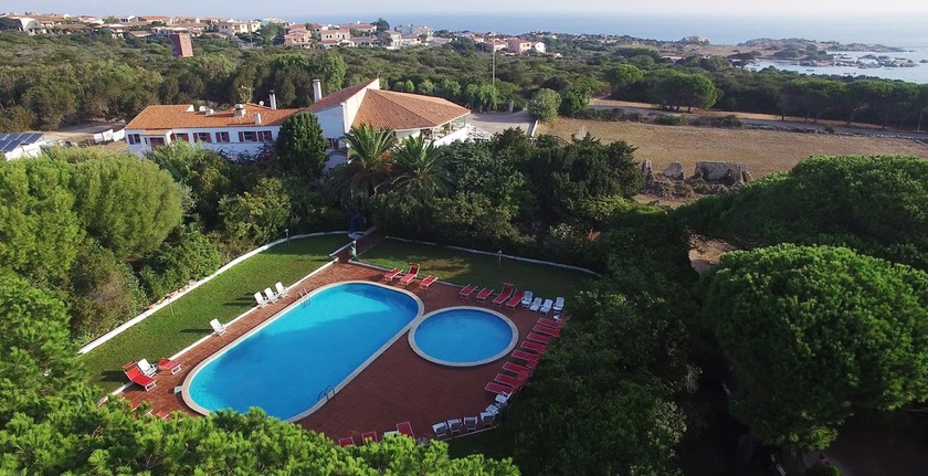 Imagen de la piscina del Apartahotel Mirage SRL. Foto 8