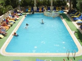 Imagen de la piscina del Apartahotel Mutlu, Didim. Foto 9