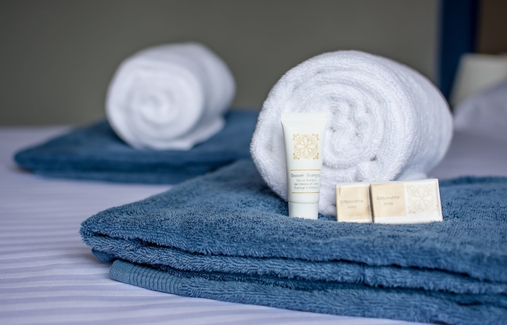 Imagen de la habitación del Apartahotel Nelva Resort, Cala en Porter. Foto 9