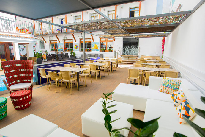 Imagen general del Apartahotel Neptuno Calella. Foto 8