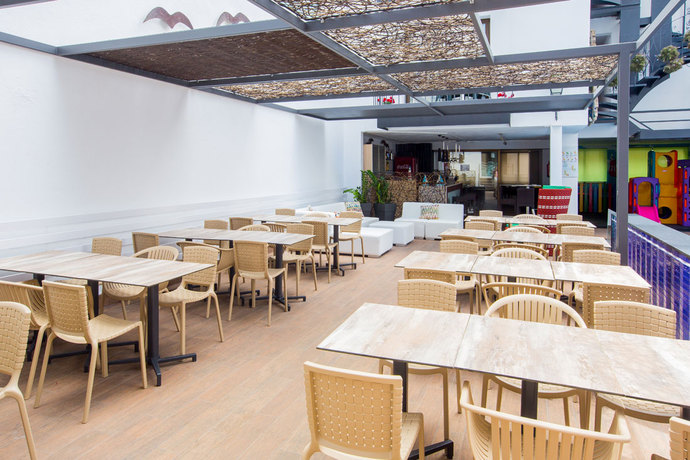 Imagen general del Apartahotel Neptuno Calella. Foto 20