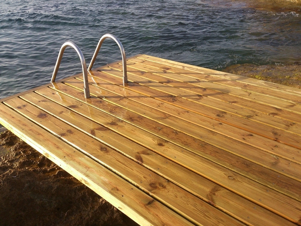 Imagen de los exteriores del Apartahotel Nereida, Bahia San Antonio. Foto 8