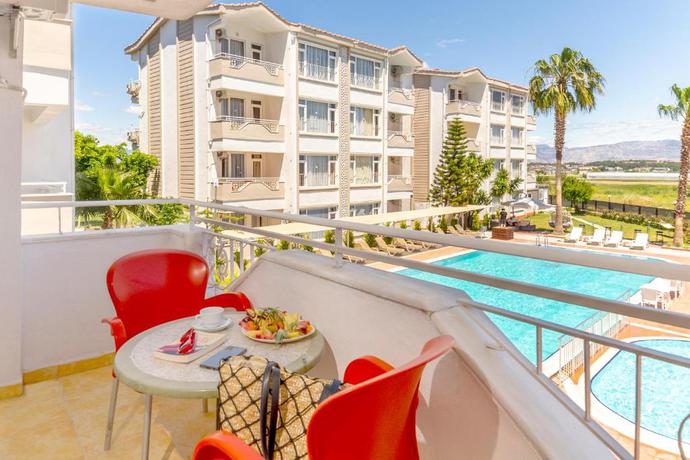 Imagen general del Apartahotel New Garden Side. Foto 18